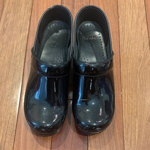 Dansko Women’s Black Patent Clog size 39